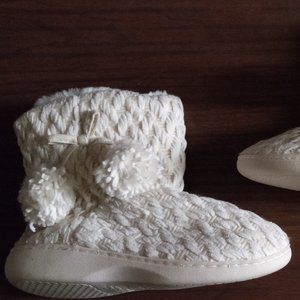 Aerosole soft booties